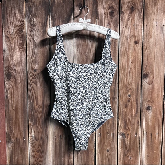 Everlane Square Neck Blue & White Floral Feminine Boho One Piece Swimsuit Sz L - Picture 2 of 16